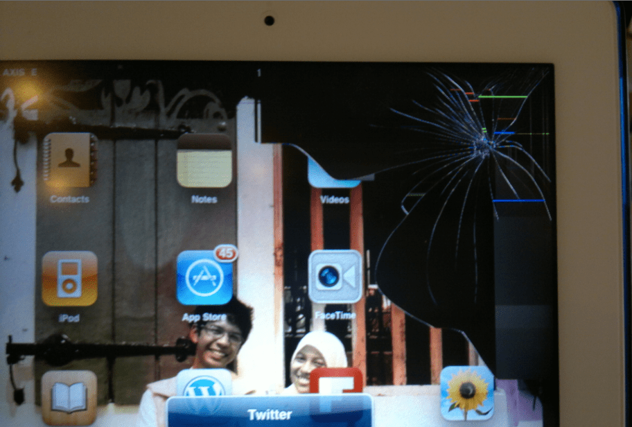 iPad 2 yang retak