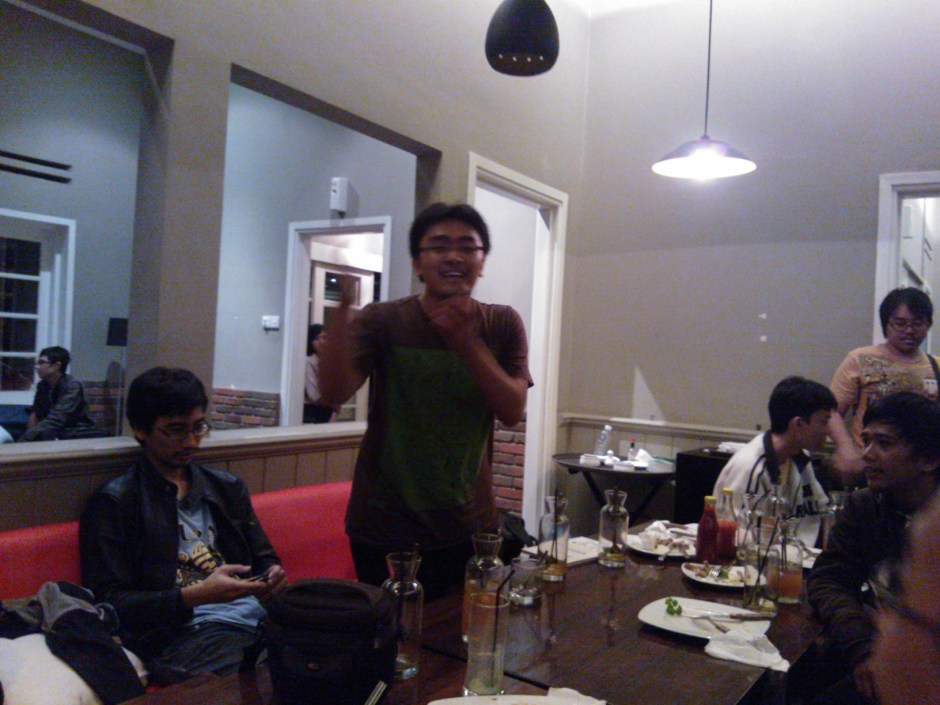 Ketua BDG beraksi *blur adalah bagian dari fitur :p