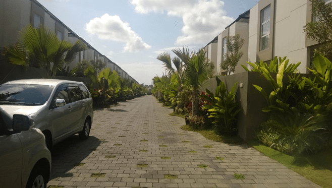 Villa Sepanjang Jalan