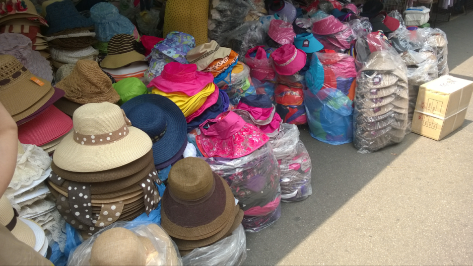 Jualan topi ajeuma di nandaemun