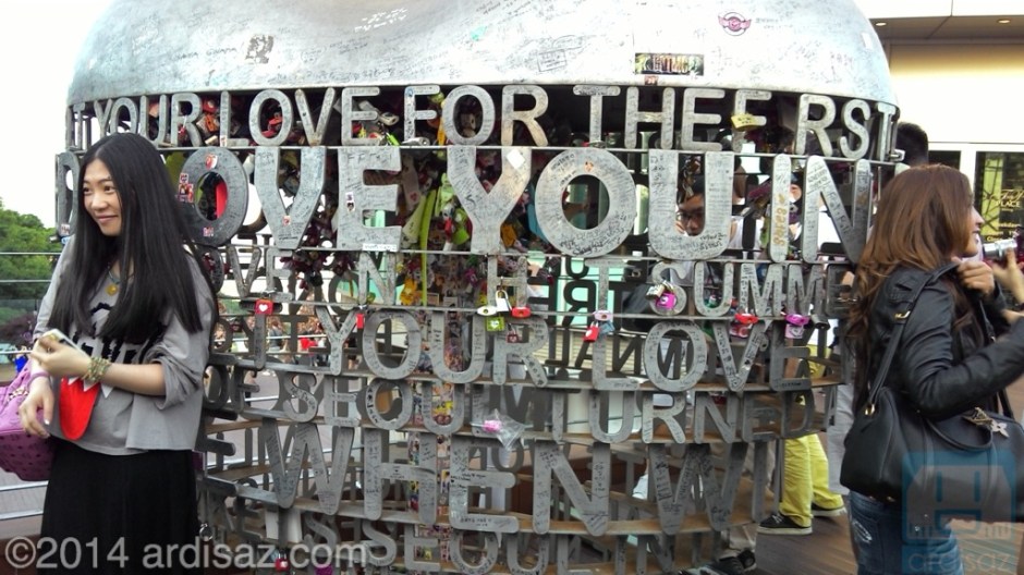 Tempat nempel2 gembok