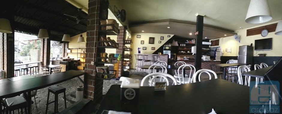 Suasana Kafe Anjis dan Roti Gempol