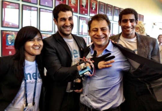 Sarung tangan canggih startupnya PW dulu