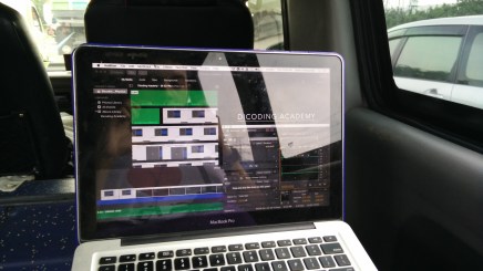 Tetap produktif di dalam travel